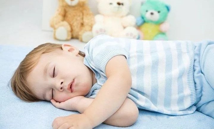 睡姿不正確會對脊柱側(cè)彎產(chǎn)生影響嗎？